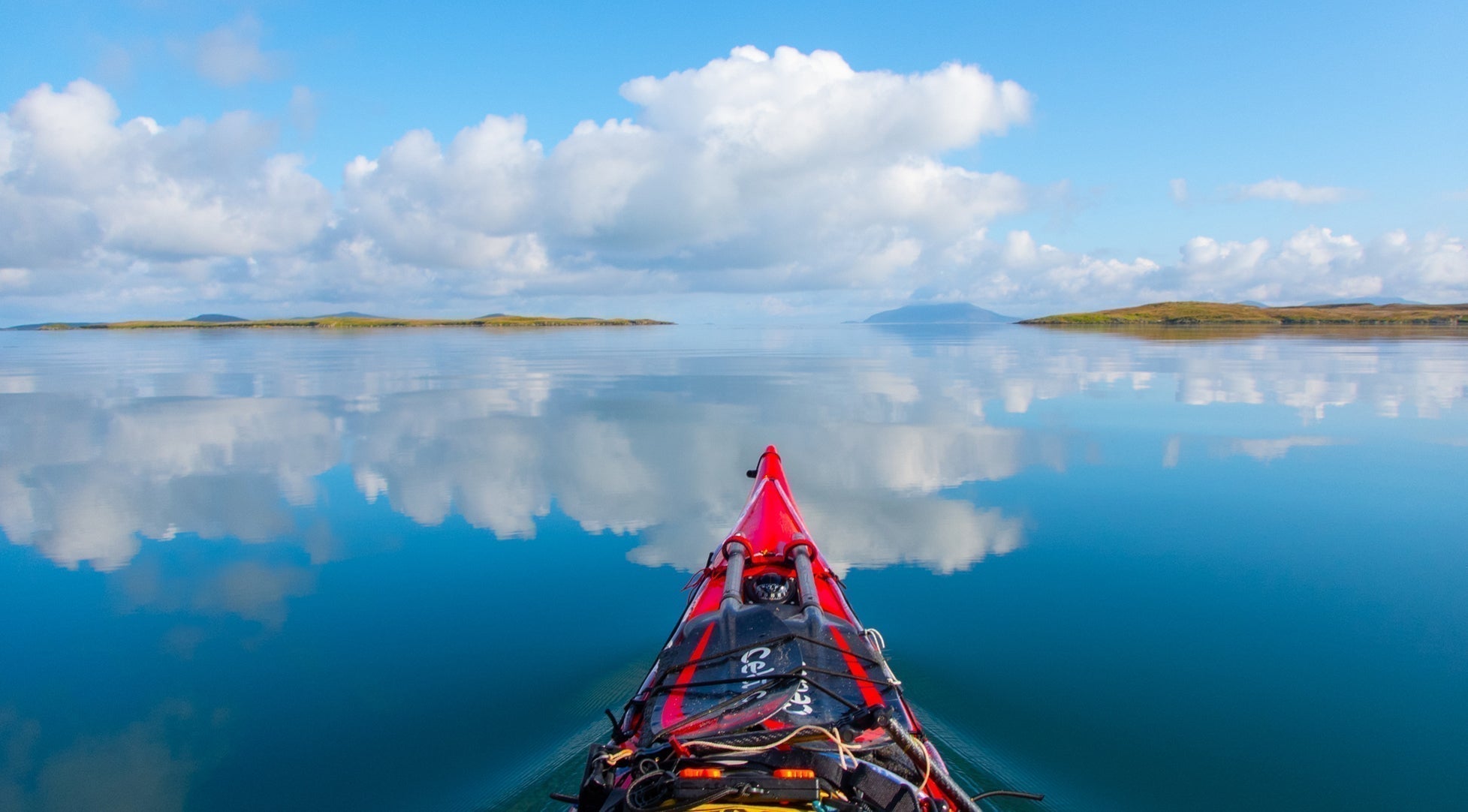 The Call of the Loon: A Solo Sea Kayaking Expedition - Roland